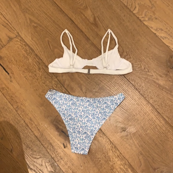 Ditsy Floral Biniki White Top - Picture 2 of 2